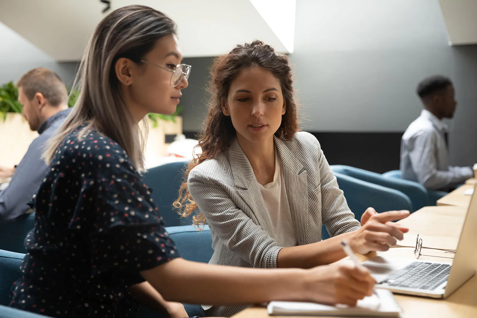 success coach mentoring employee